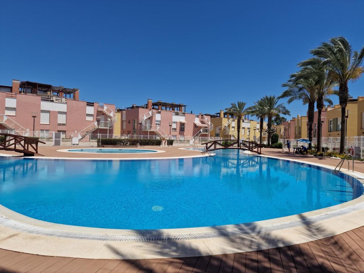 Precioso Bajo Con Jardin En Vera Exterior foto
